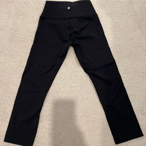 Lululemon Wunder Under 21” Leggings - Size 4